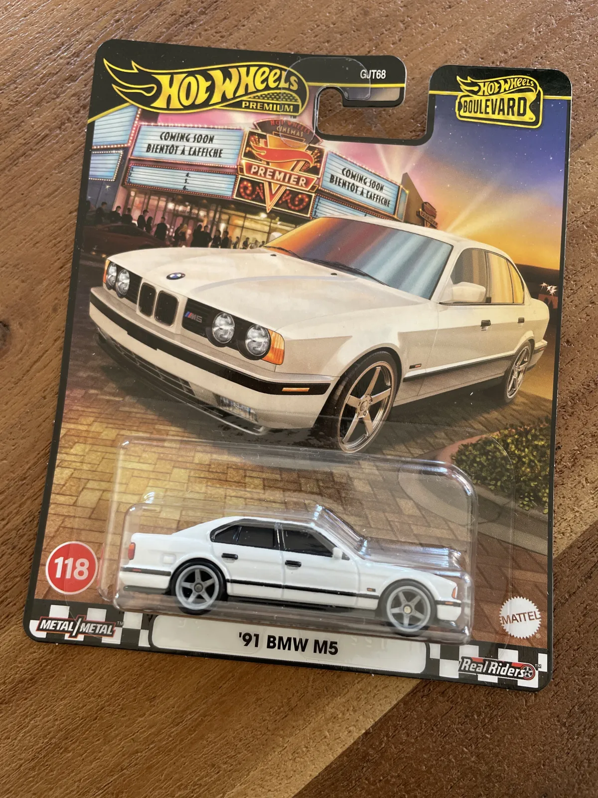91 BMW M5 Hot Wheels chez Smith Toys